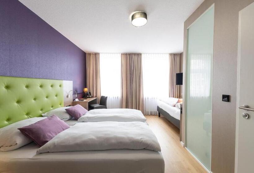 Quarto Triplo Comfort, Porta Nigra