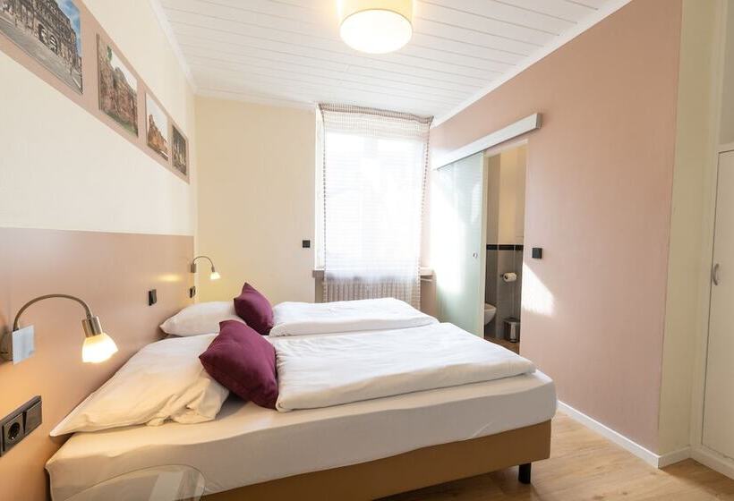 חדר קומפורט, Porta Nigra