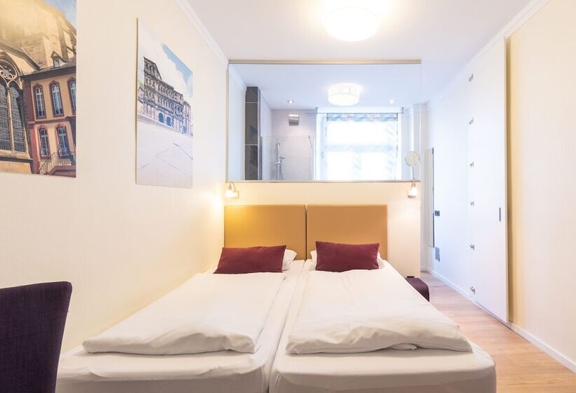 Quarto Comfort, Porta Nigra
