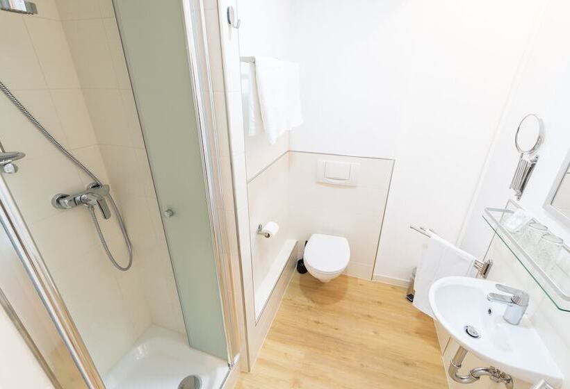 חדר קומפורט, Porta Nigra