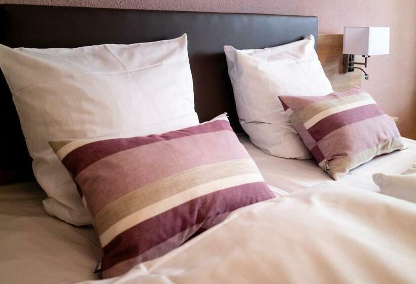 Номер Стандарт, Restaurant Verst