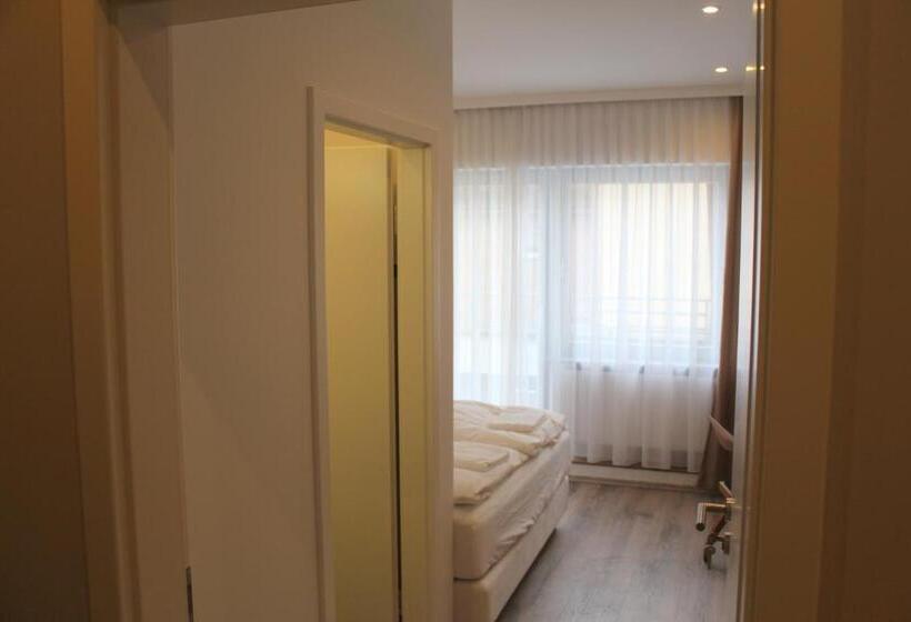 اتاق لوکس, Slamba Hostel