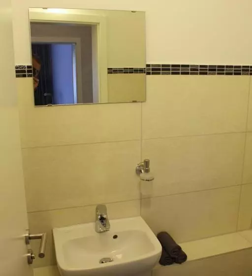 Letto in Camera Condivisa, Slamba Hostel