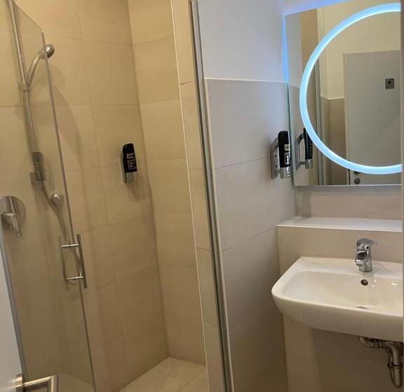 تختخواب در اتاق مشترک, Slamba Hostel