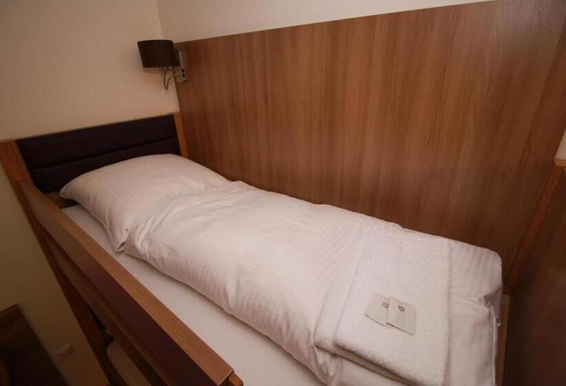 اتاق لوکس چهار تخته, Slamba Hostel