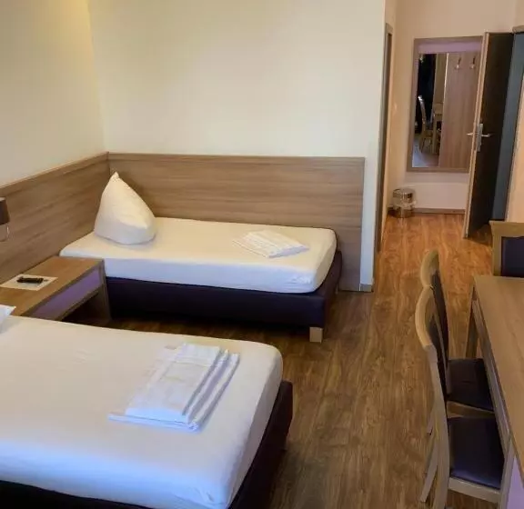 Camera Tripla Comfort, Slamba Hostel