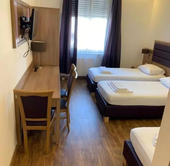 Camera Tripla Comfort, Slamba Hostel