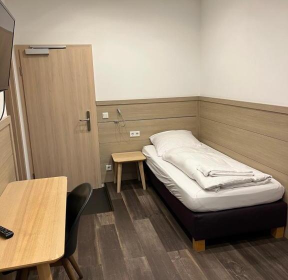 اتاق استاندارد یک نفره, Slamba Hostel