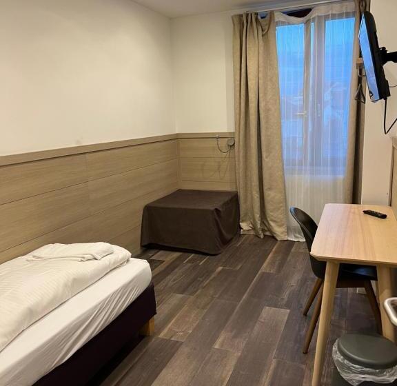 اتاق استاندارد یک نفره, Slamba Hostel