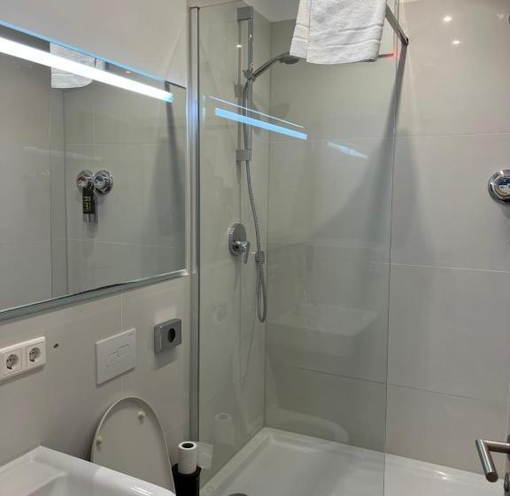 اتاق استاندارد یک نفره, Slamba Hostel