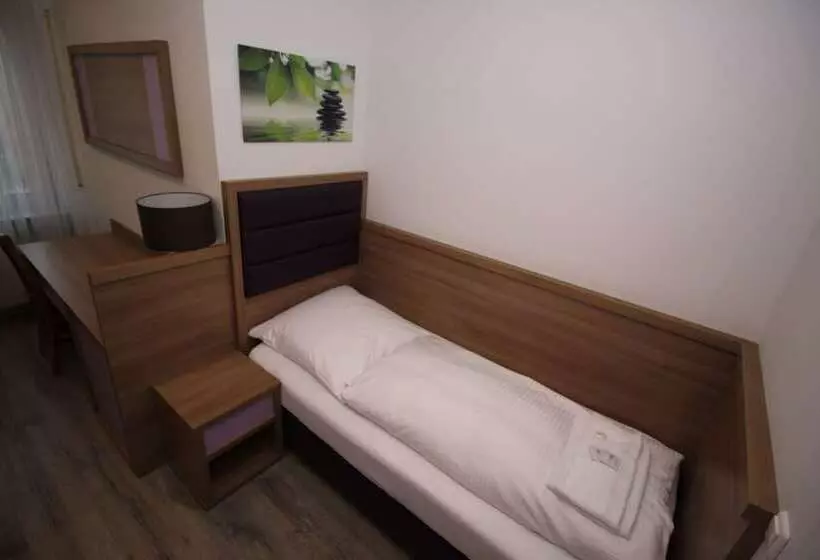 Camera Standard Singola Bagno Condiviso, Slamba Hostel