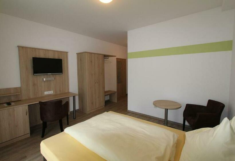 标准单人间, Wasmayr Hof