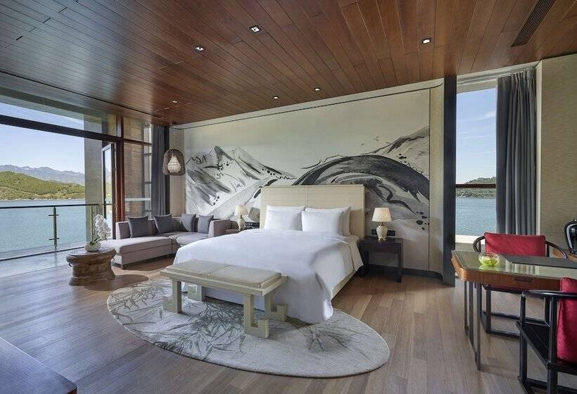 Suite with lake view, Yanqi Hotel, Managed By Kempinski