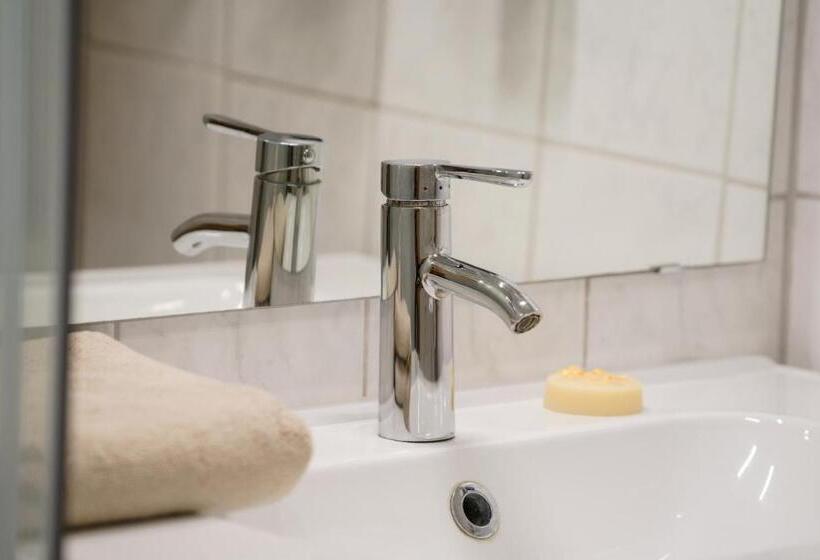 标准单人间, Zur Mühle