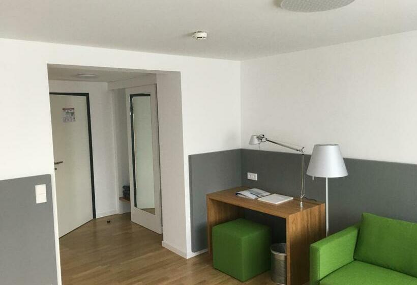 חדר דלוקס לשלושה, Evangelische Tagungsstätte Bad Boll