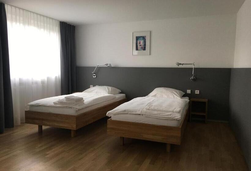 חדר דלוקס לשלושה, Evangelische Tagungsstätte Bad Boll