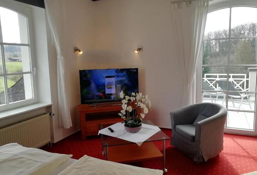 家庭套房, Waldhotel Forsthaus Remstecken