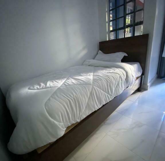 اتاق استاندارد یک نفره, Dad S Place