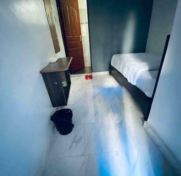 اتاق استاندارد یک نفره, Dad S Place