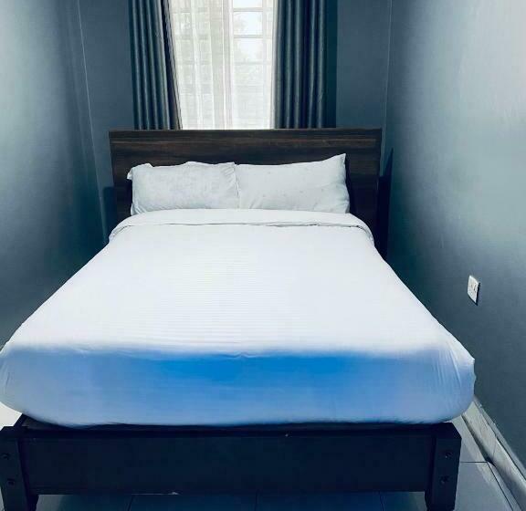 اتاق خانوادگی, Dad S Place