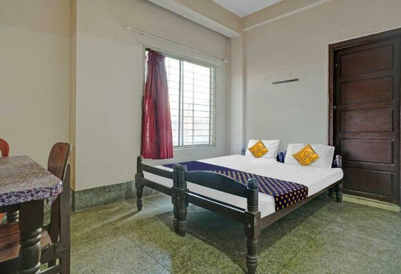 トリプルクラシックルーム, Spot On Padinjarekara Tourist Home