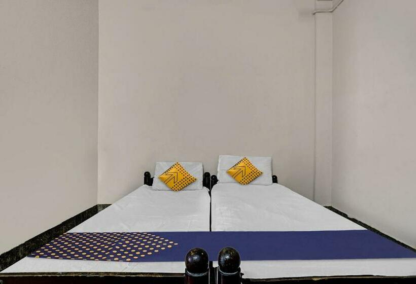 トリプルクラシックルーム, Spot On Padinjarekara Tourist Home