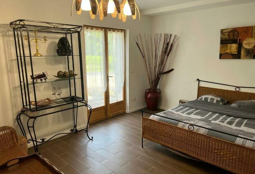 带2个卧室的套房, Gîte De Château Haut Meillac