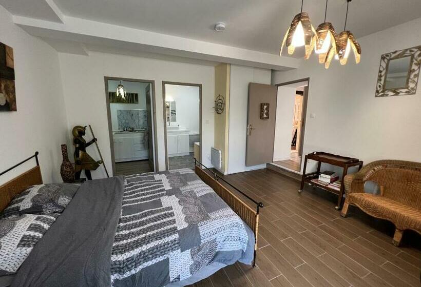 带2个卧室的套房, Gîte De Château Haut Meillac