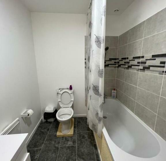 带2个卧室的套房, Gîte De Château Haut Meillac