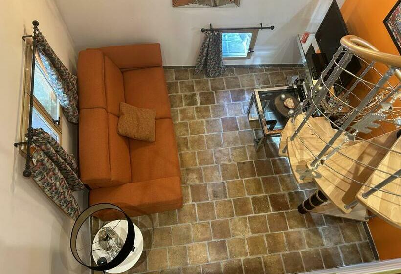 جناح عائلي, Philadelphia