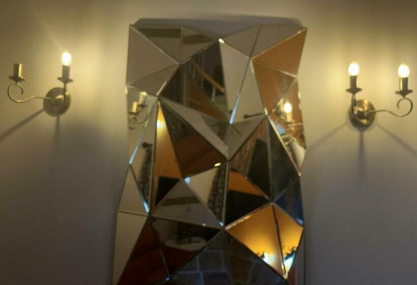 جناح عائلي, Philadelphia