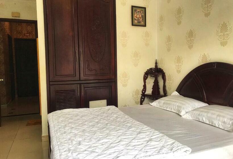 اتاق استاندارد یک تخته با بالکن, Khách Sạn Hồng Tâm