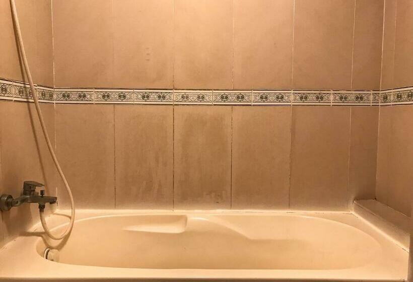 اتاق استاندارد یک تخته با بالکن, Khách Sạn Hồng Tâm