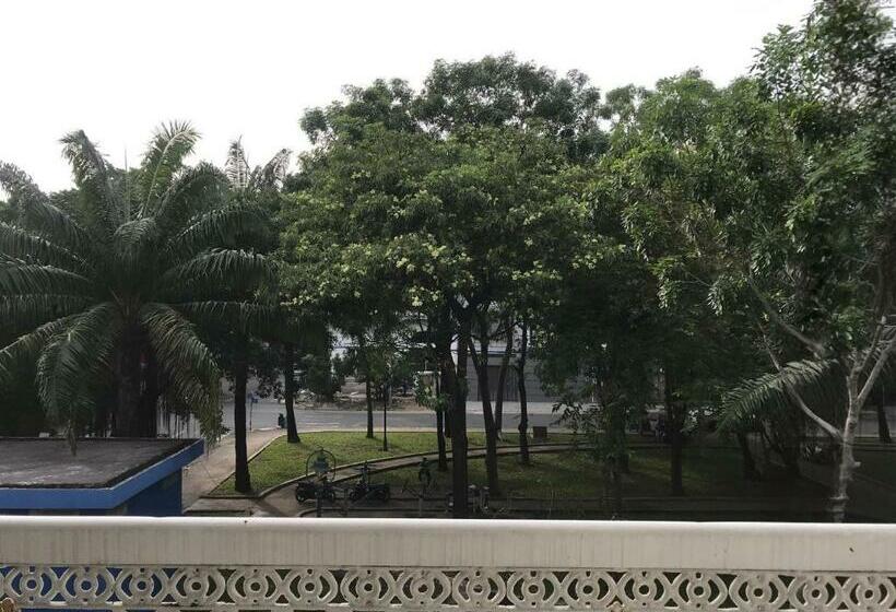 اتاق استاندارد یک نفره, Khách Sạn Hồng Tâm