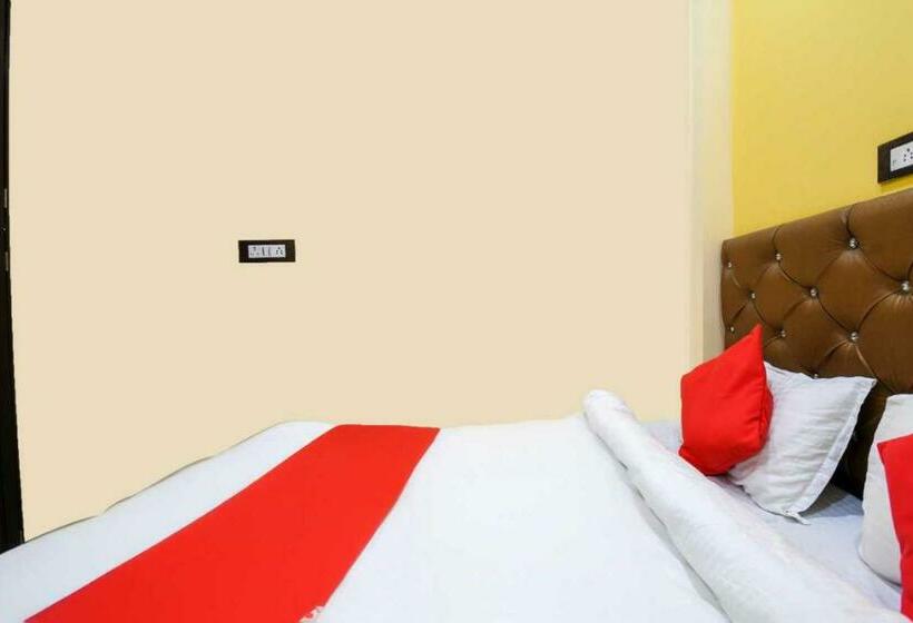 חדר קלאסי לשלושה, Shree Nanhu