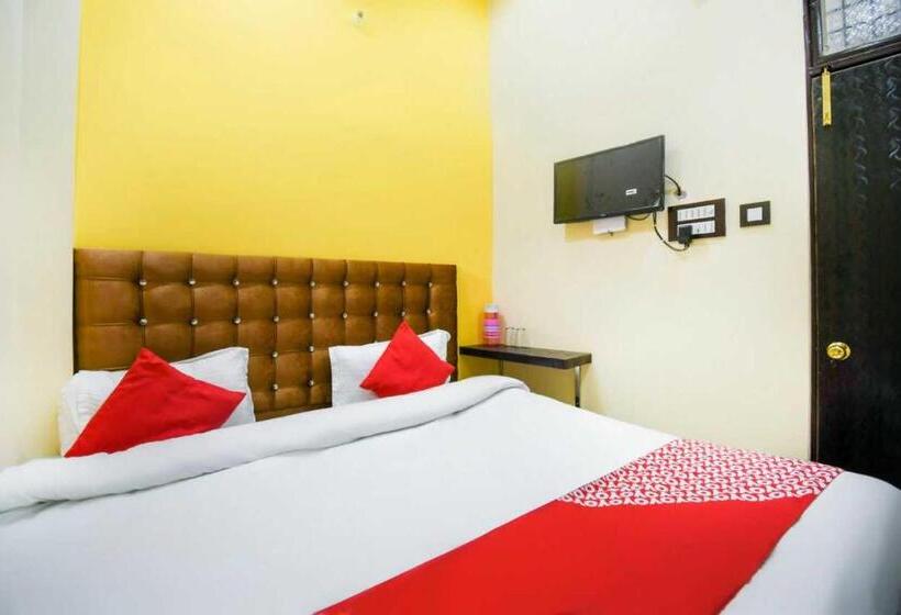 חדר קלאסי לשלושה, Shree Nanhu