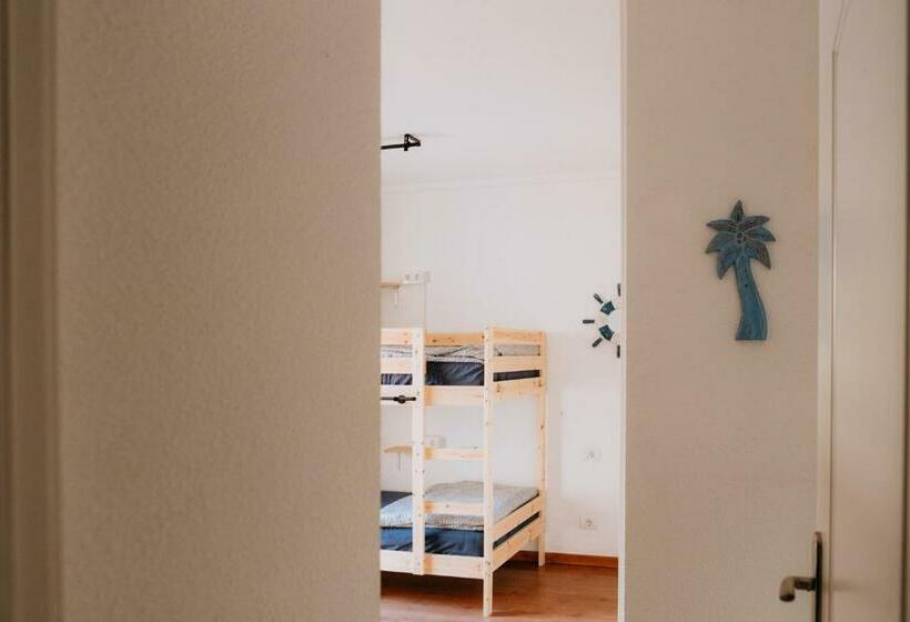 共用房间的床, Endless Summer Vibes