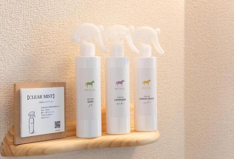 غرفة قياسية فردية, Primrose Saito