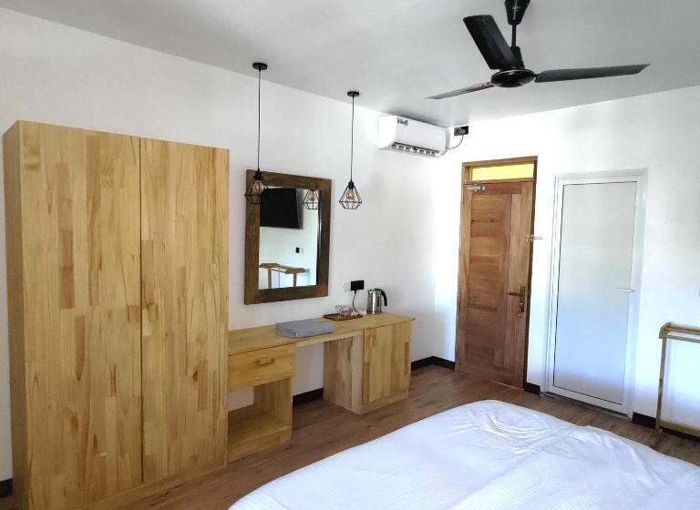 اتاق لوکس با تخت بزرگ, Odi Kamadhoo