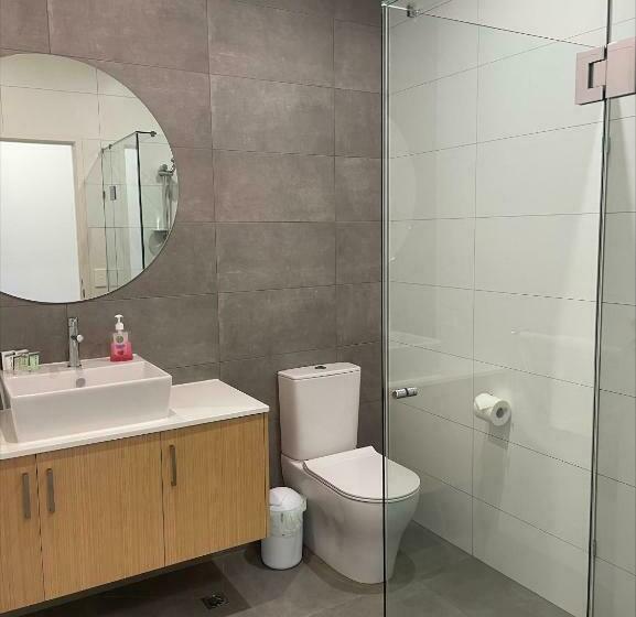 חדר דחוקס עם מיטת קינג, Whittlesea Motel