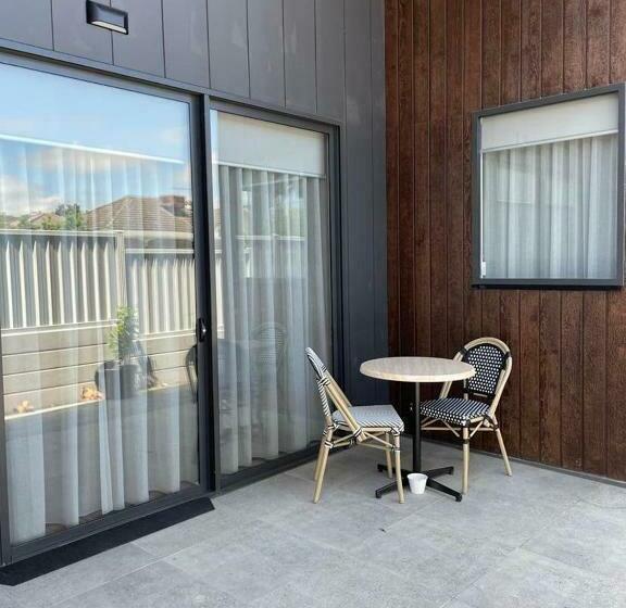 דירת חדר, Whittlesea Motel