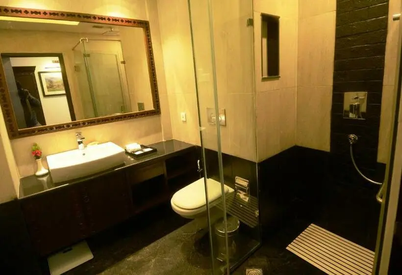 اتاق لوکس, Chandragiri Hills Resort