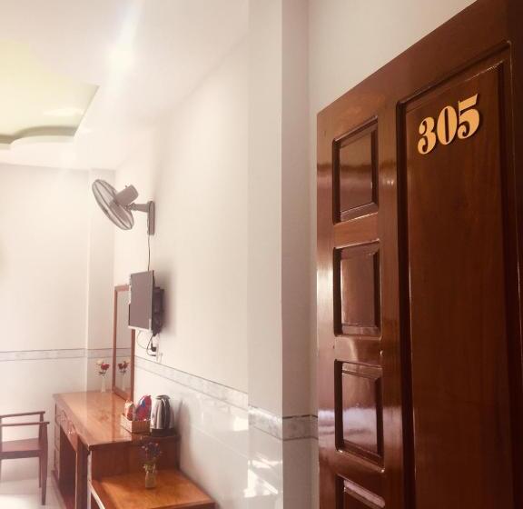 اتاق استاندارد سه نفره, Mỹ Anh