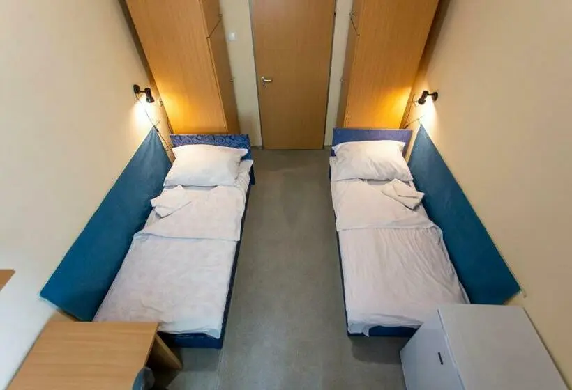 Chambre Quadruple Standard, Pd Hostel