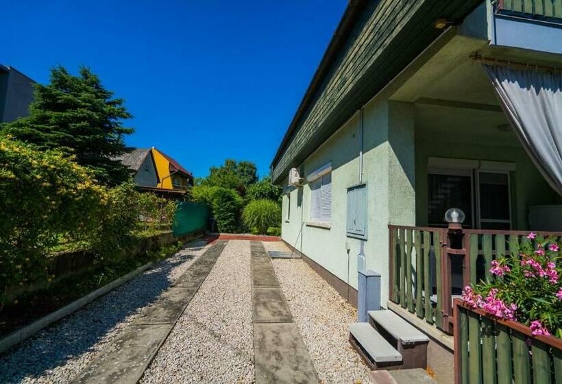 标准房带园景, Csini Vendégház