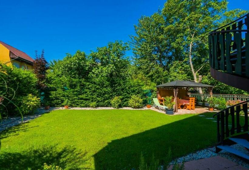 标准房带园景, Csini Vendégház