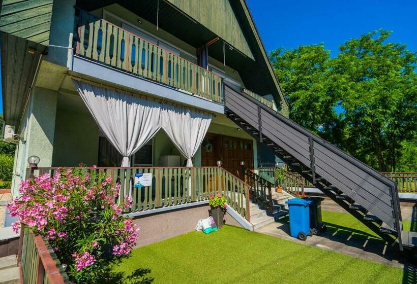 标准房带园景, Csini Vendégház