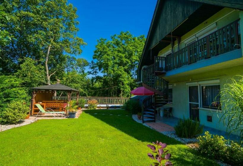 标准房带园景, Csini Vendégház