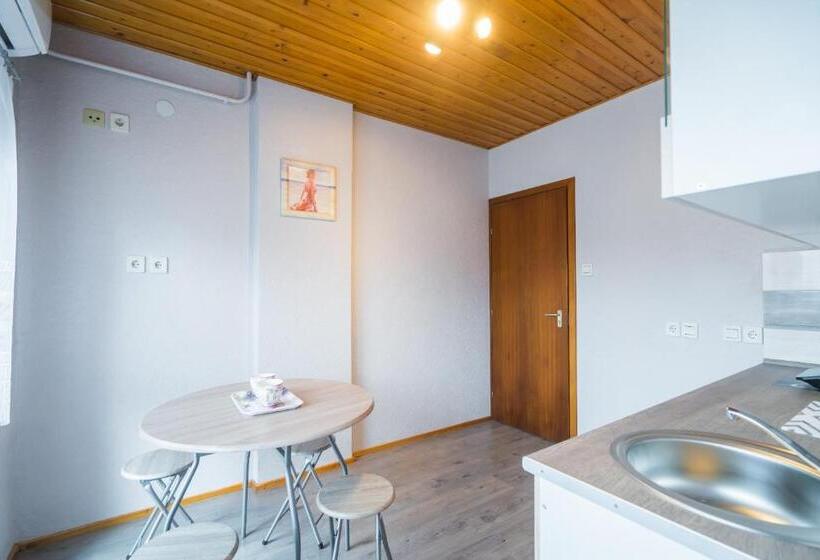 标准房带园景, Csini Vendégház