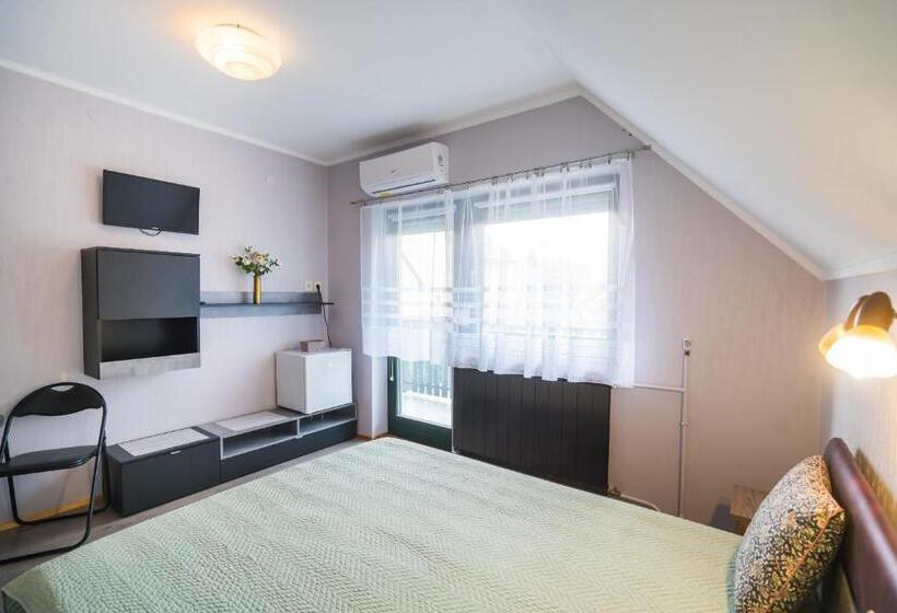 标准房带园景, Csini Vendégház